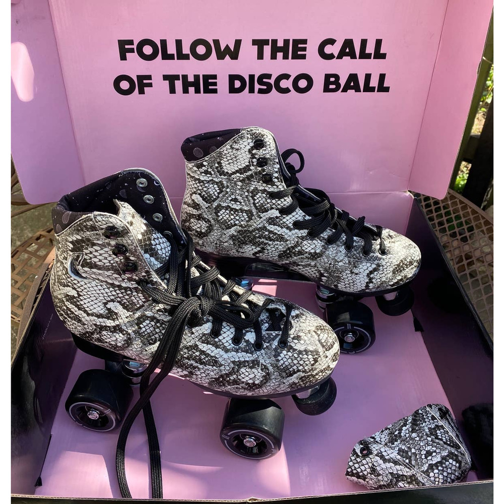 SOLD Moonlight Roller Charmer Skates Black & White Faux Snakeskin Leather SIZE 7 - Picture 1 of 16